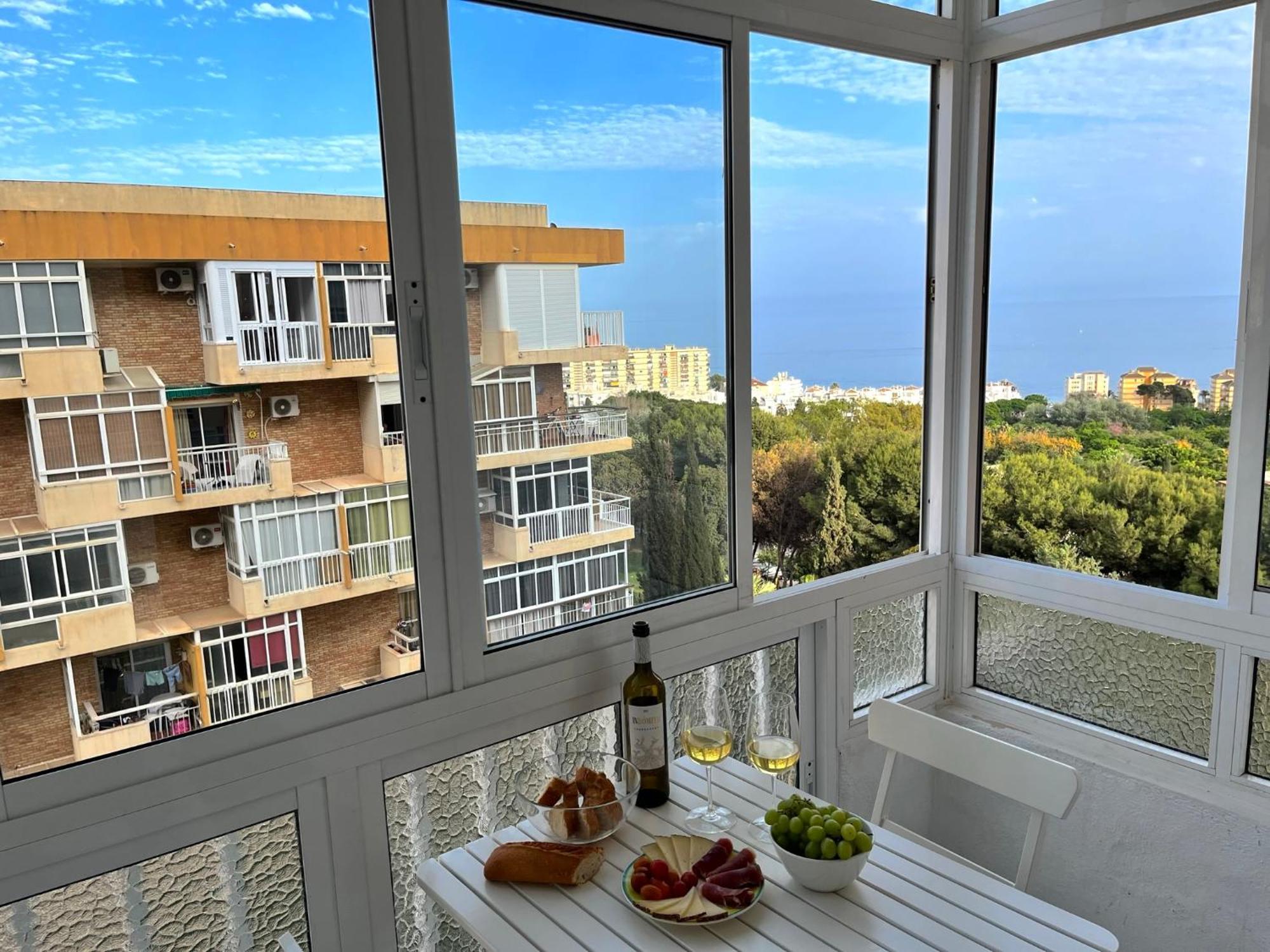 Cozy Central Studio Near The Beach Benalmádena Exterior photo